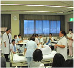 皮膚・排泄ケア認定看護師2