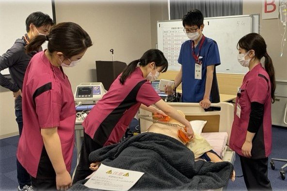 ICLS研修 指導医がバックアップ